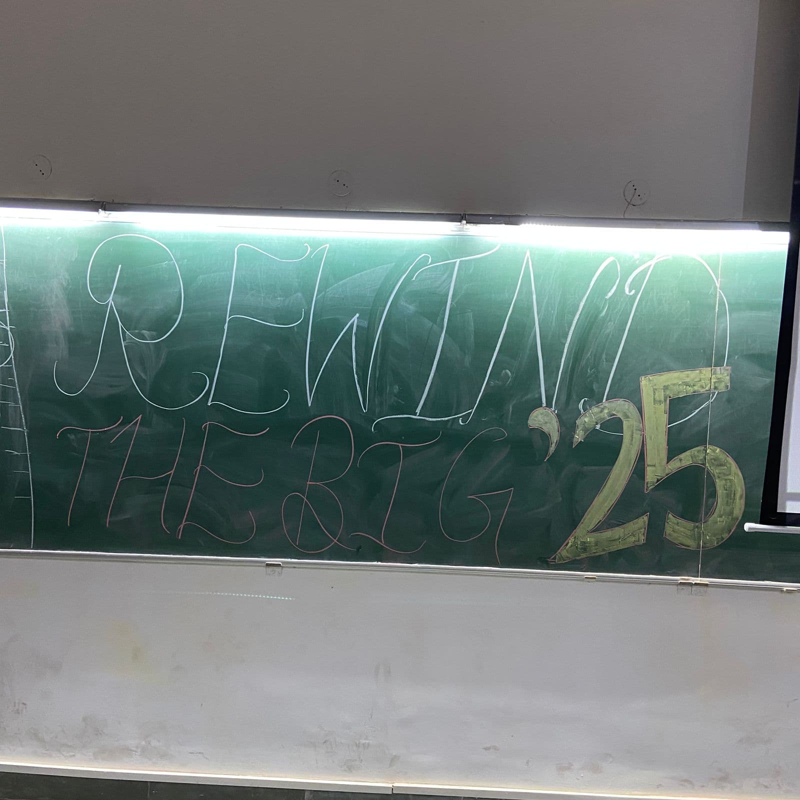 25'Rewind image 2